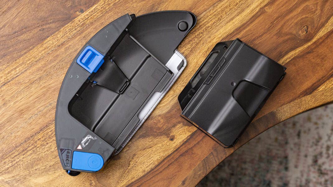 NextPit shellbot sl60 hands on dust water tank