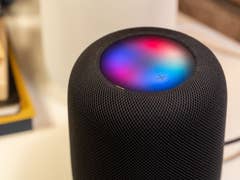 Apple HomePod with the Siri Assistant active