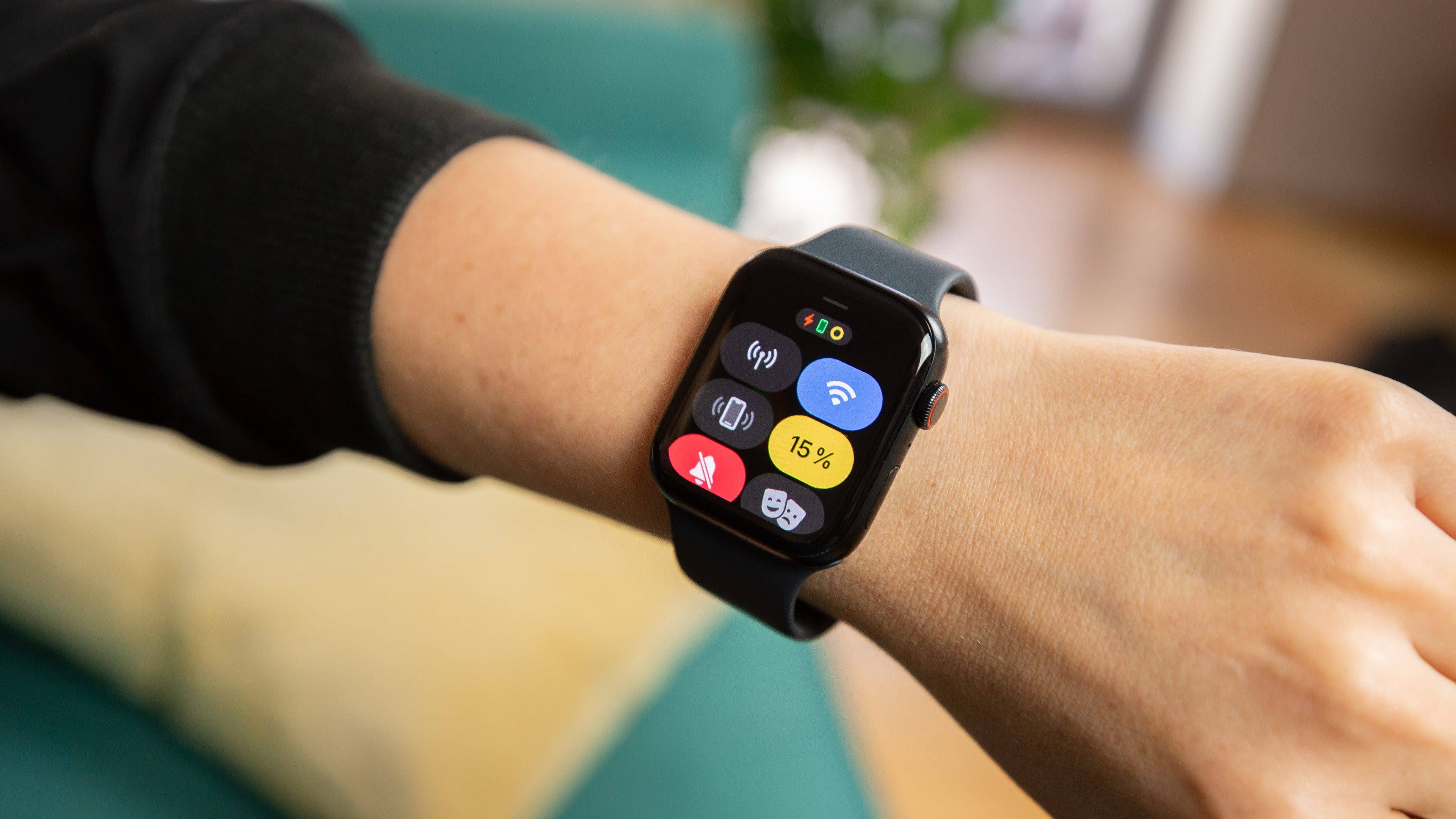 Apple Watch SE (2022) also comes with Crash Detection Apple Watch SE review