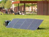 NextPit_Bluetti_PV200_Solar.jpg