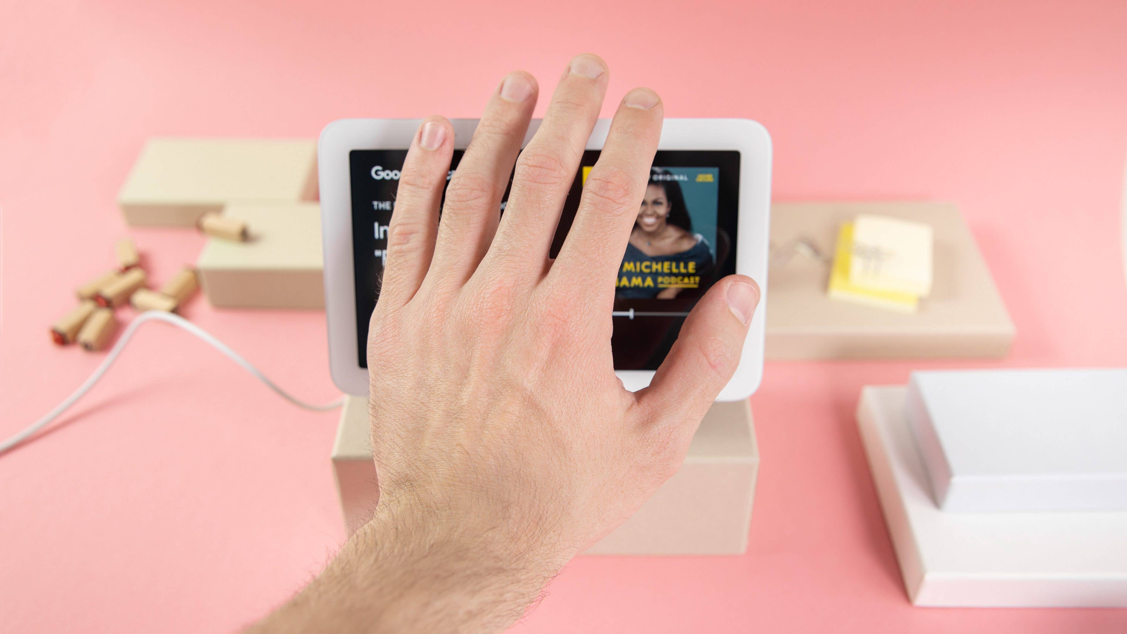 NextPit Google Nest Hub hand motion sensor