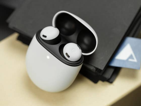 New Web App Lets You Control and Update your Pixel Buds from Your PC