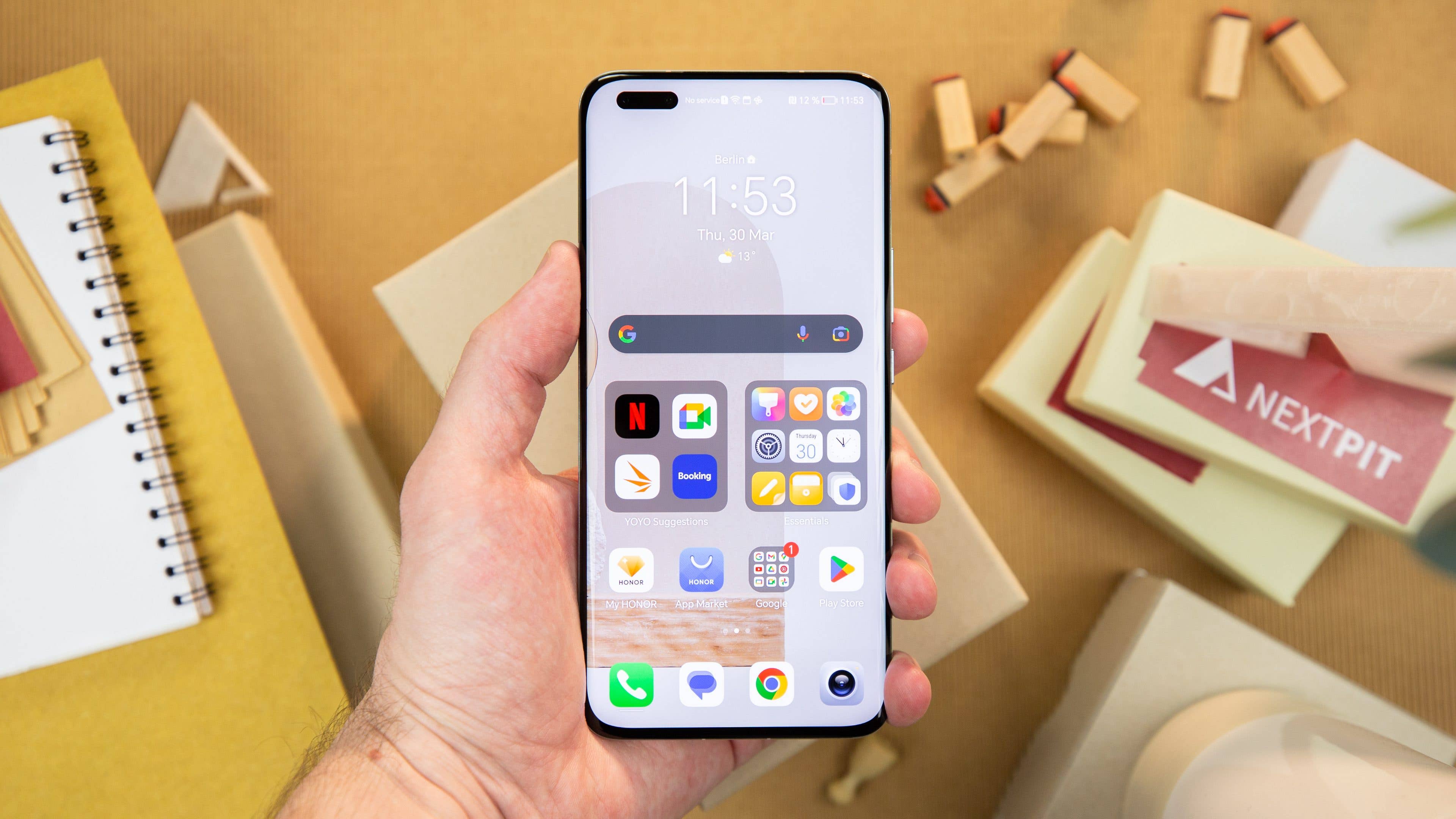 Honor Magic 5 Pro display