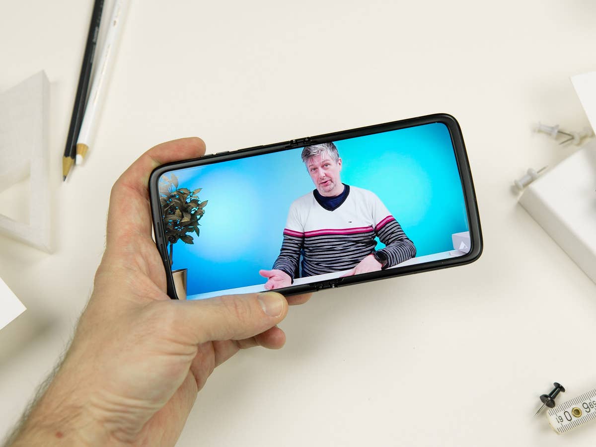 Motorola Razr 2022 display Motorola Razr 2022