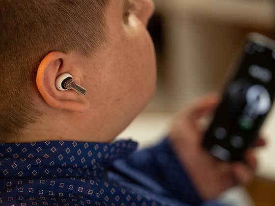 Nothing Ear (1) review: over-hyped marketing for a normal product