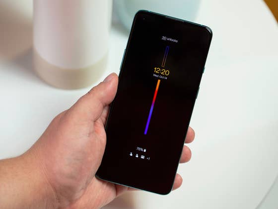 OxygenOS 11 review: Android 11 overlay from OnePlus divides fans