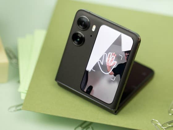 Samsung’s Galaxy Z Flip 5 Huge External Display Looks Like a Tab Folder