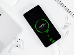 Samsung Galaxy S21 with quick charging