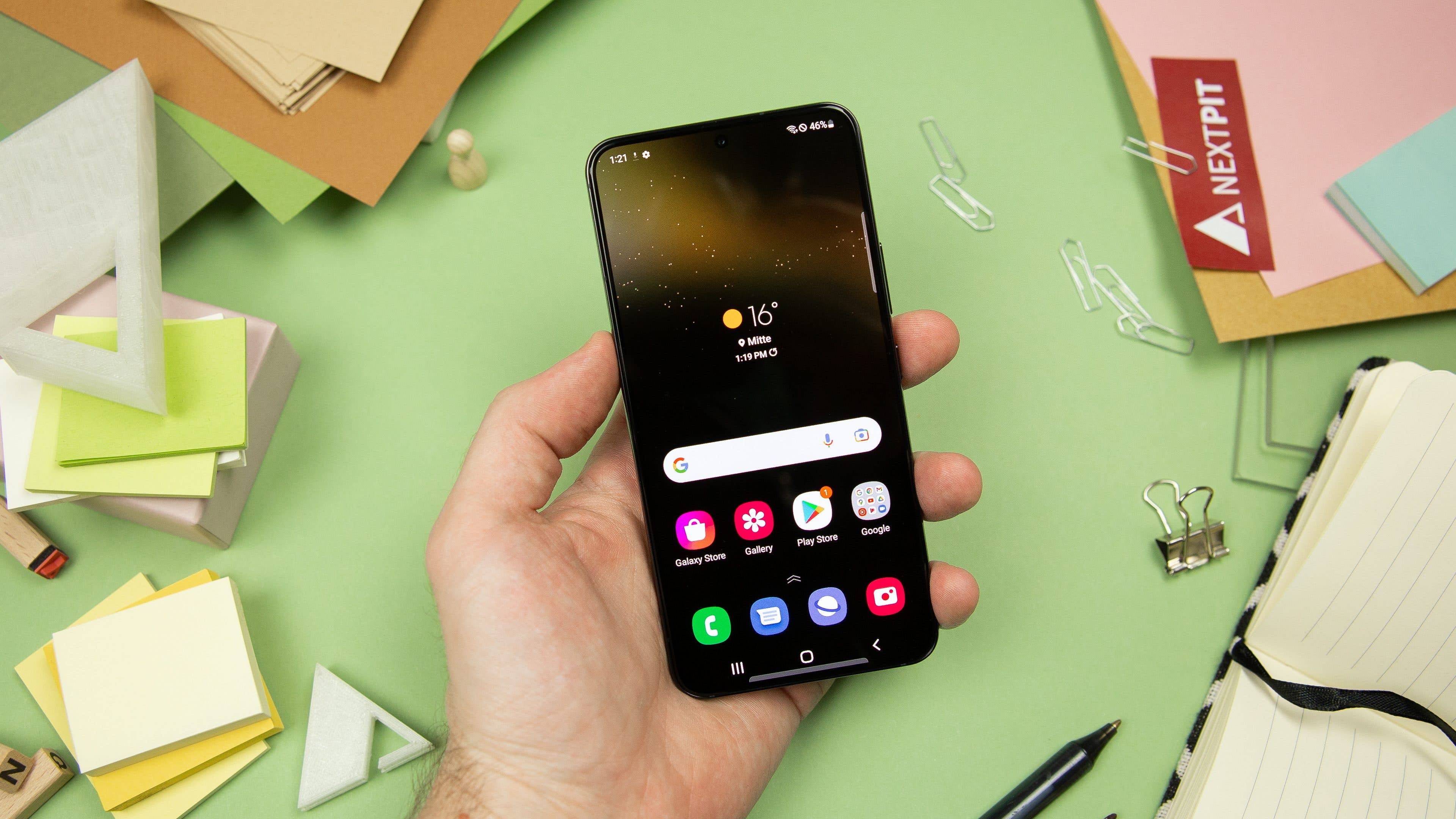 Samsung Galaxy S22 display