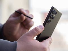 Samsung Galaxy S22 Ultra with S Pen