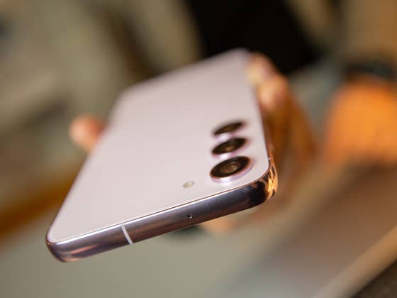 Galaxy S24 Renders Show How Samsung Hates Curvy Design