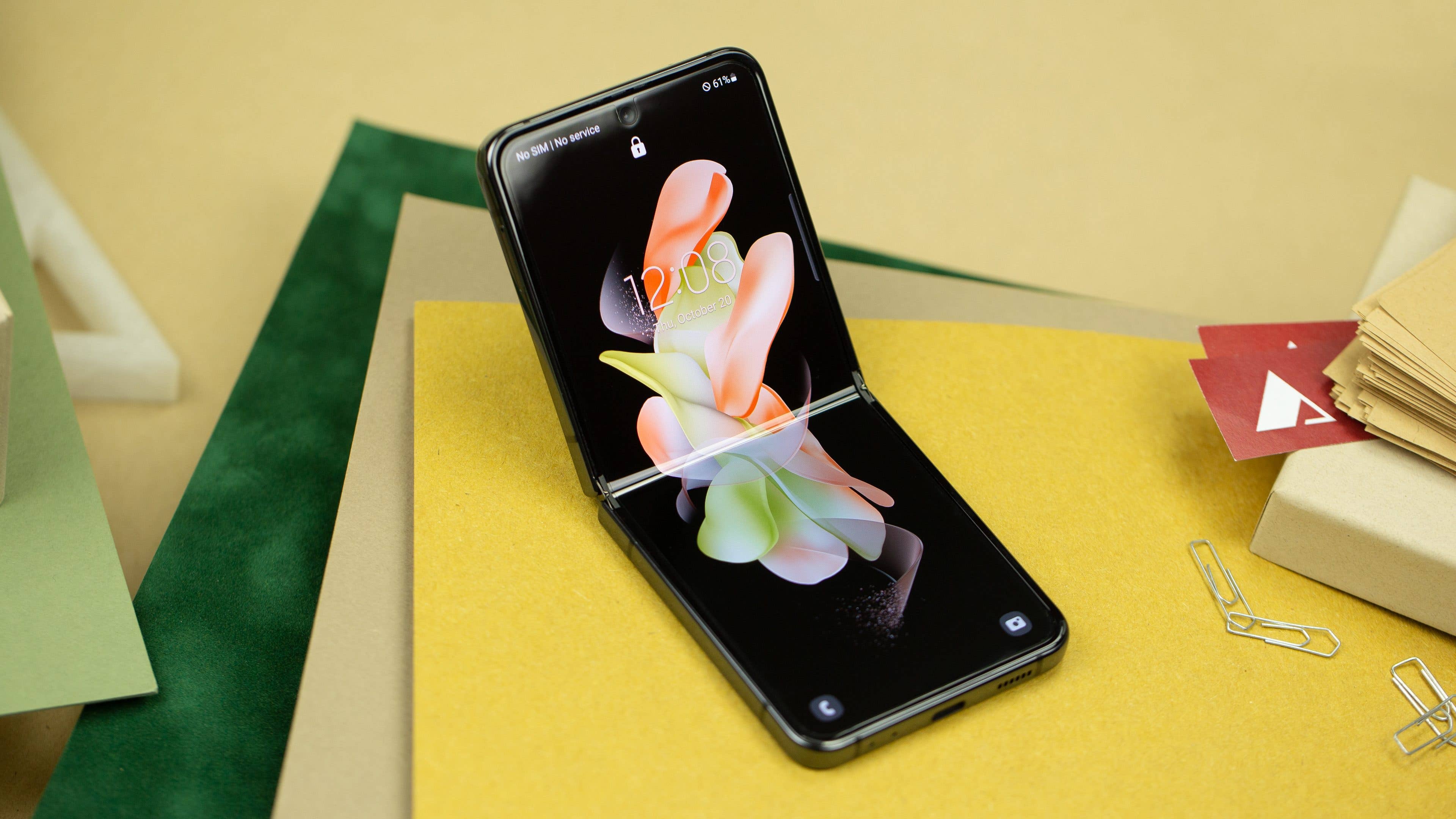 Samsung Galaxy Z Flip 4 review Samsung Galaxy Z Flip 4 review