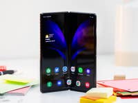NextPit_Samsung_Galaxy_Z_Fold_2_fold_screen.jpg