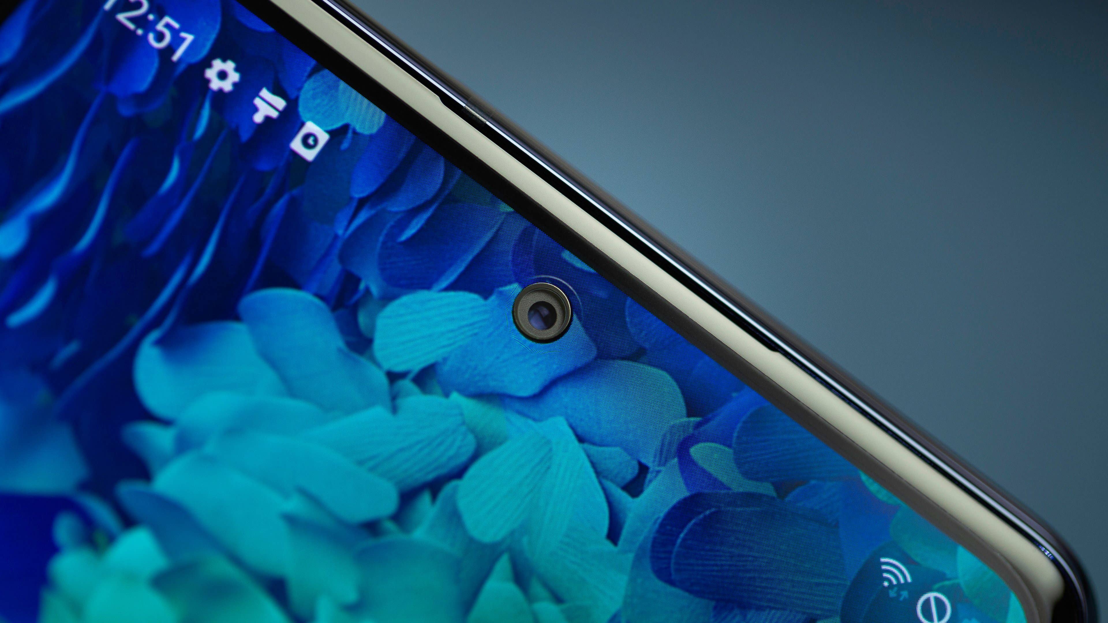 NextPit Samsung S20 FE 5G front camera