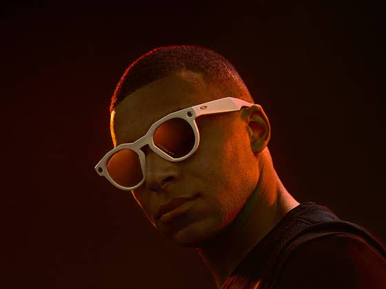 Meta Intros Oakley Glasses That Want to Capture It All