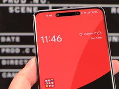 OnePlus 11 with dynamic island-like feature