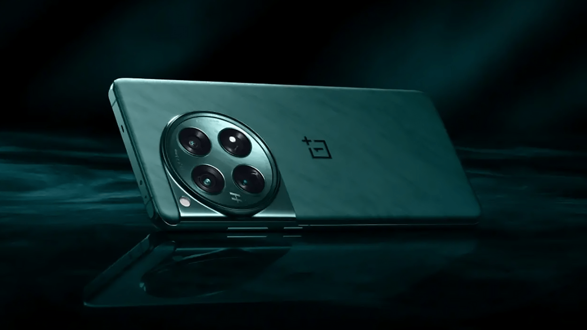 OnePlus 12 in green marble OnePlus 12 in green marble