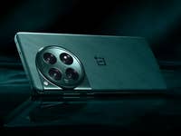 OnePlus 12 in green marble