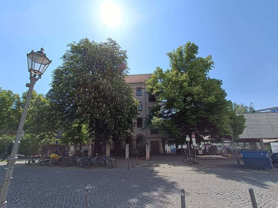 OnePlus Nord 2T photo gallery