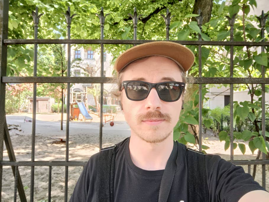 OnePlus Nord 2T photo gallery