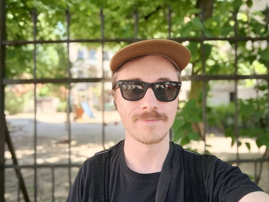 OnePlus Nord 2T photo gallery