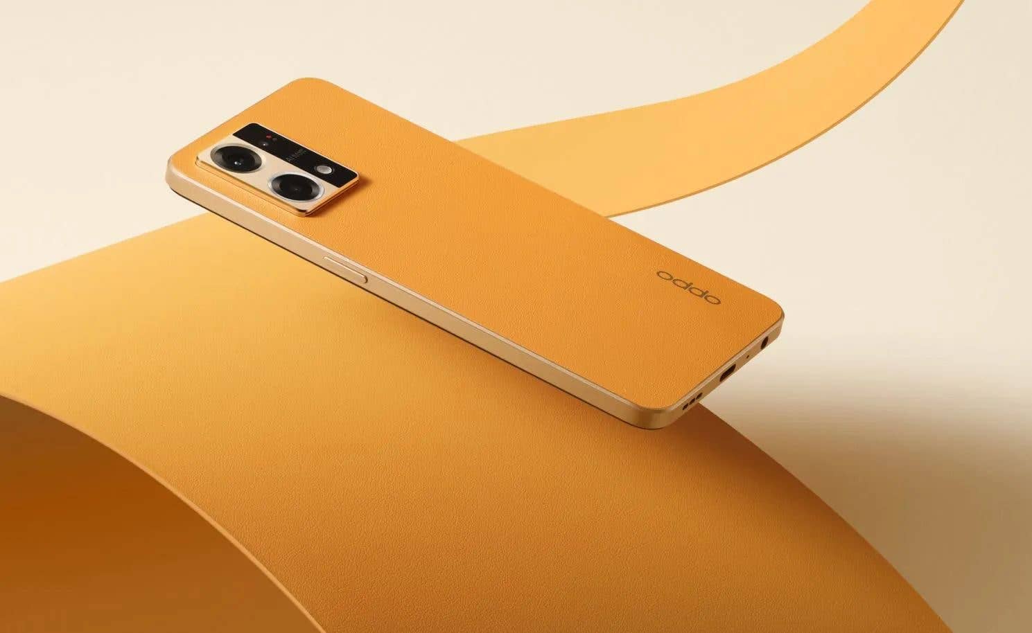 Oppo Reno 7 in the Sunset Orange color Oppo Reno 7 sunset orange picture