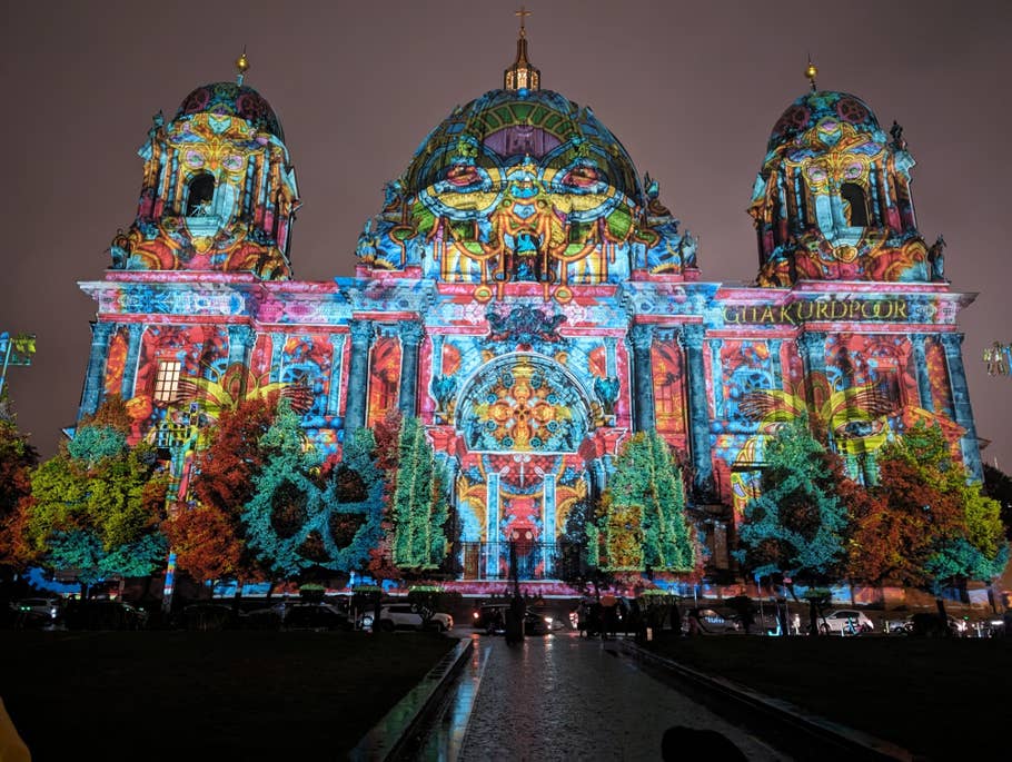 Google Pixel 8 Pro review sample