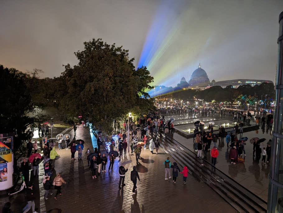 Google Pixel 8 Pro review sample