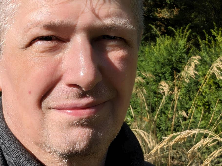 Google Pixel 8 Pro review sample