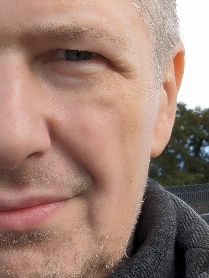 Google Pixel 8 Pro review sample