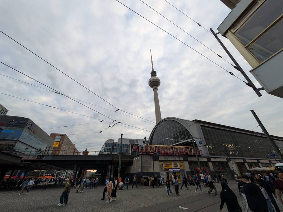 Google Pixel 8a: Ultra-wide-angle camera (0.5x)