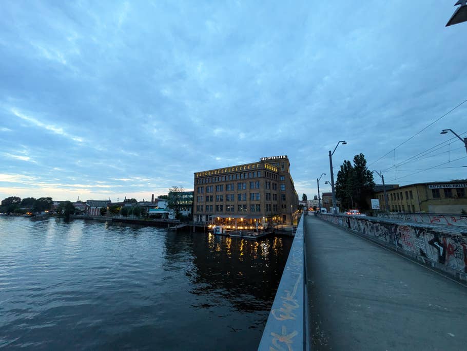 Google Pixel 8a: Ultra-wide-angle camera (0.5x)