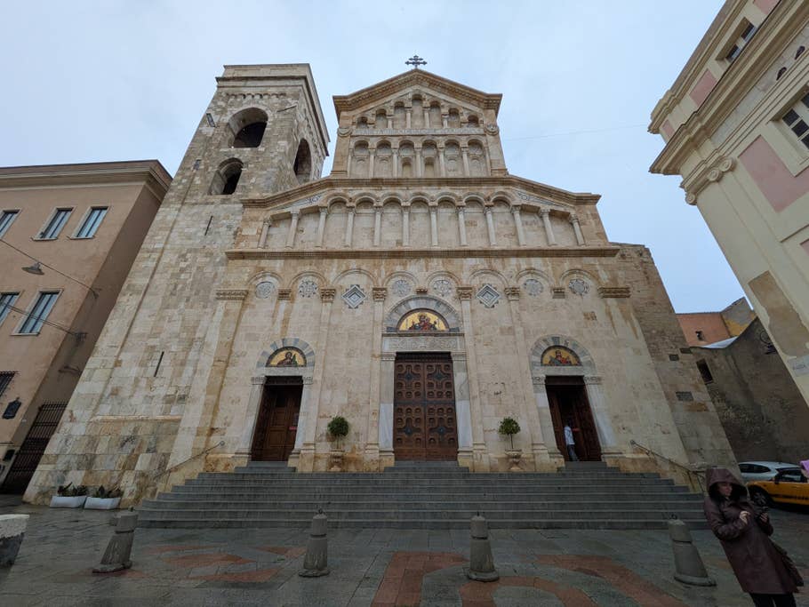 Google Pixel 9a: Ultra-wide-angle camera (0.6x)