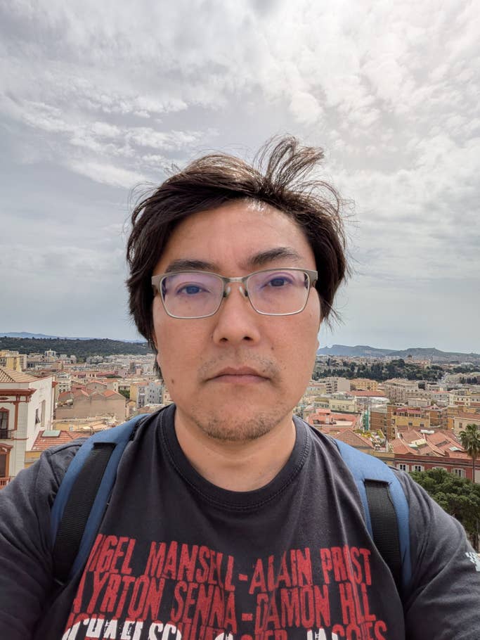 Google Pixel 9a: Ultra-wide angle selfie