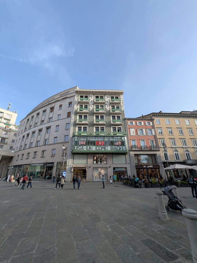 Google Pixel 9a: Ultra-wide-angle camera (0.6x)