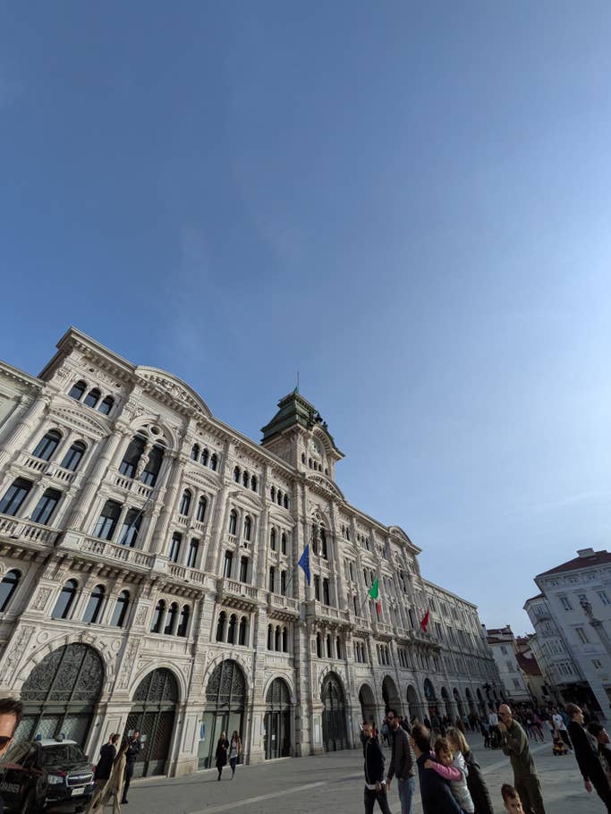 Google Pixel 9a: Ultra-wide-angle camera (0.6x)