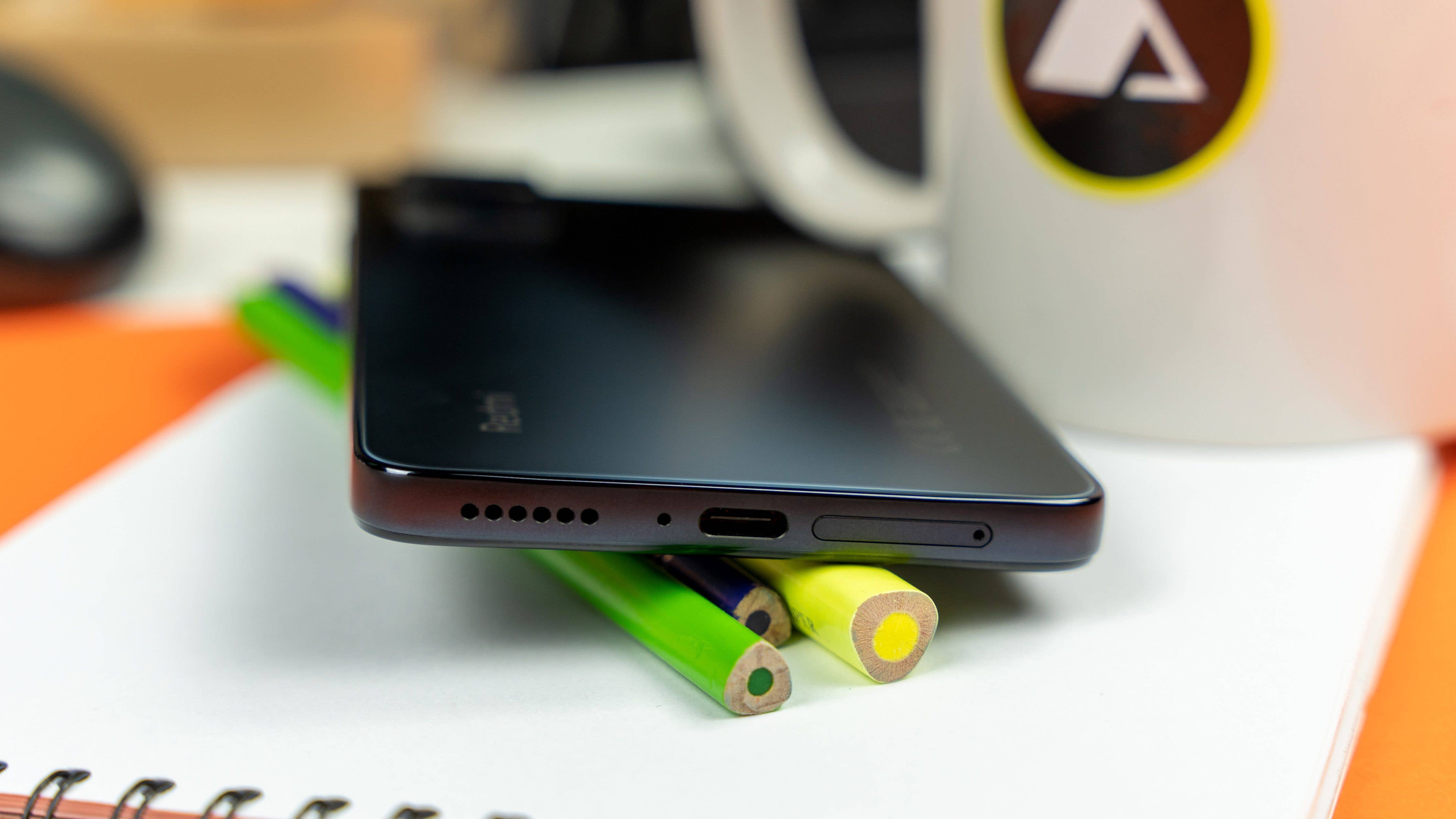 Unterseite des Note 11 Pro.