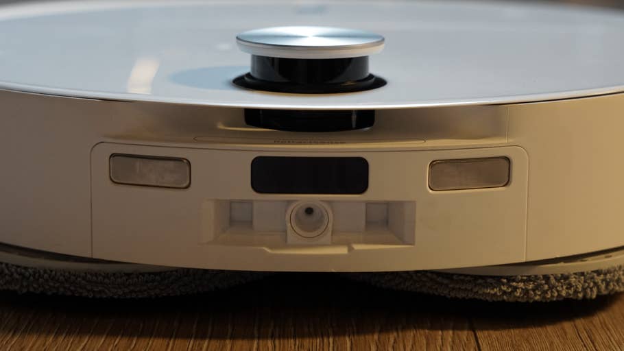 Roborock Qrevo Curv 2 Pro robot vacuum cleaner as seen from the front.