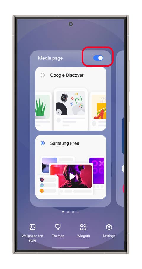 Samsung Free app interface showing options for Google Discover and Samsung Free with toggle switch.