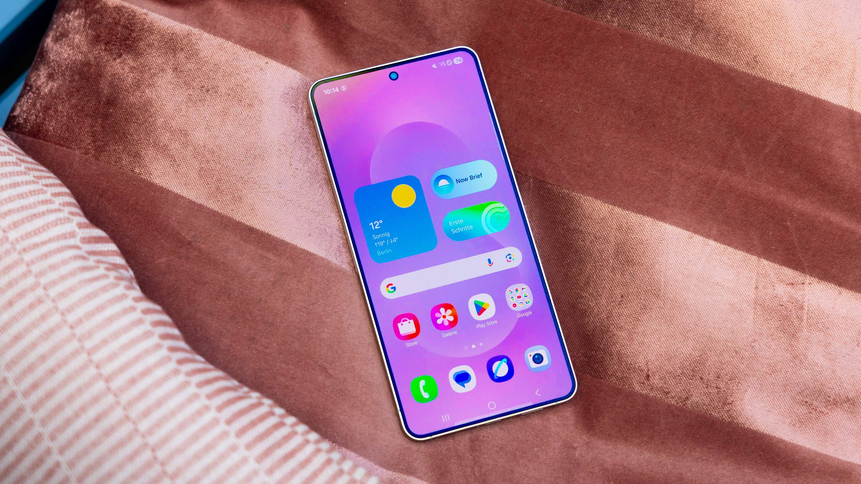 Samsung’s Thinnest Phone Just Got a Huge Discount, Save $490