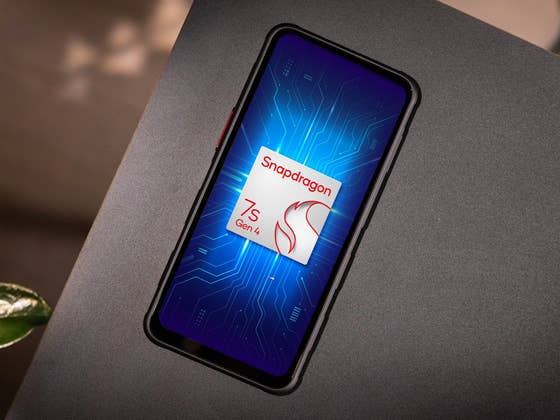 Snapdragon’s New Chip Brings Flagship Power to Budget Phones