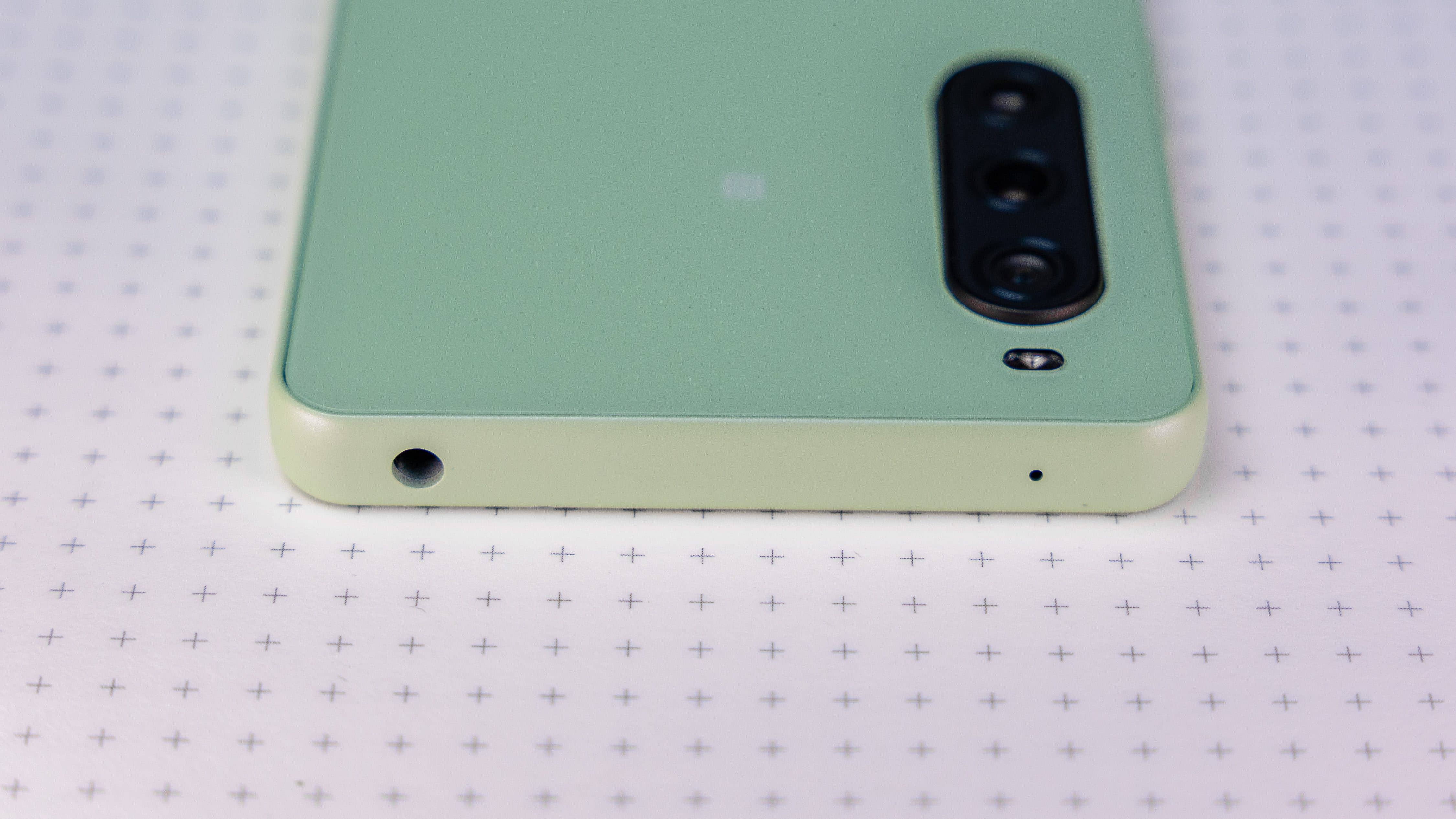 Xperia 10 V headphone jack Xperia 10 V headphone jack