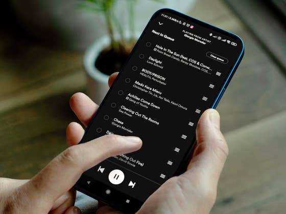 How to master Spotify queues and create custom mixtapes in a minute