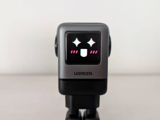 Ugreen Uno 100W Review: The Robot Charger is Back!