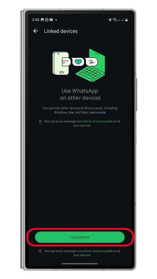 WhatsApp interface showing linked devices section with a u0027Link a deviceu0027 button.