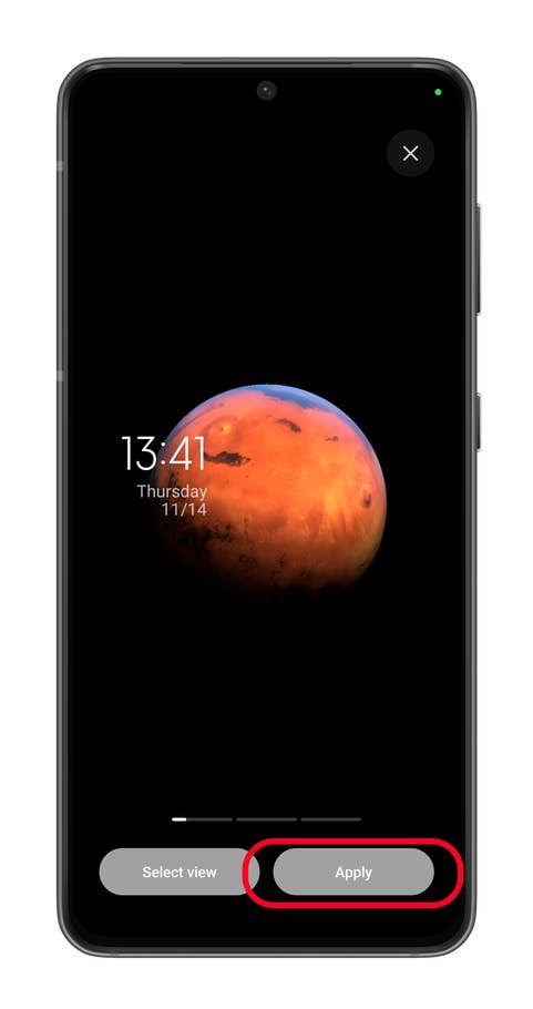 Xiaomi Super Wallpaper featuring Mars with time and date displayed, buttons for view selection and apply.