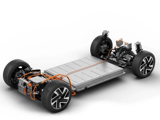 Electric Car Batteries: Is the West Losing Out Against China?