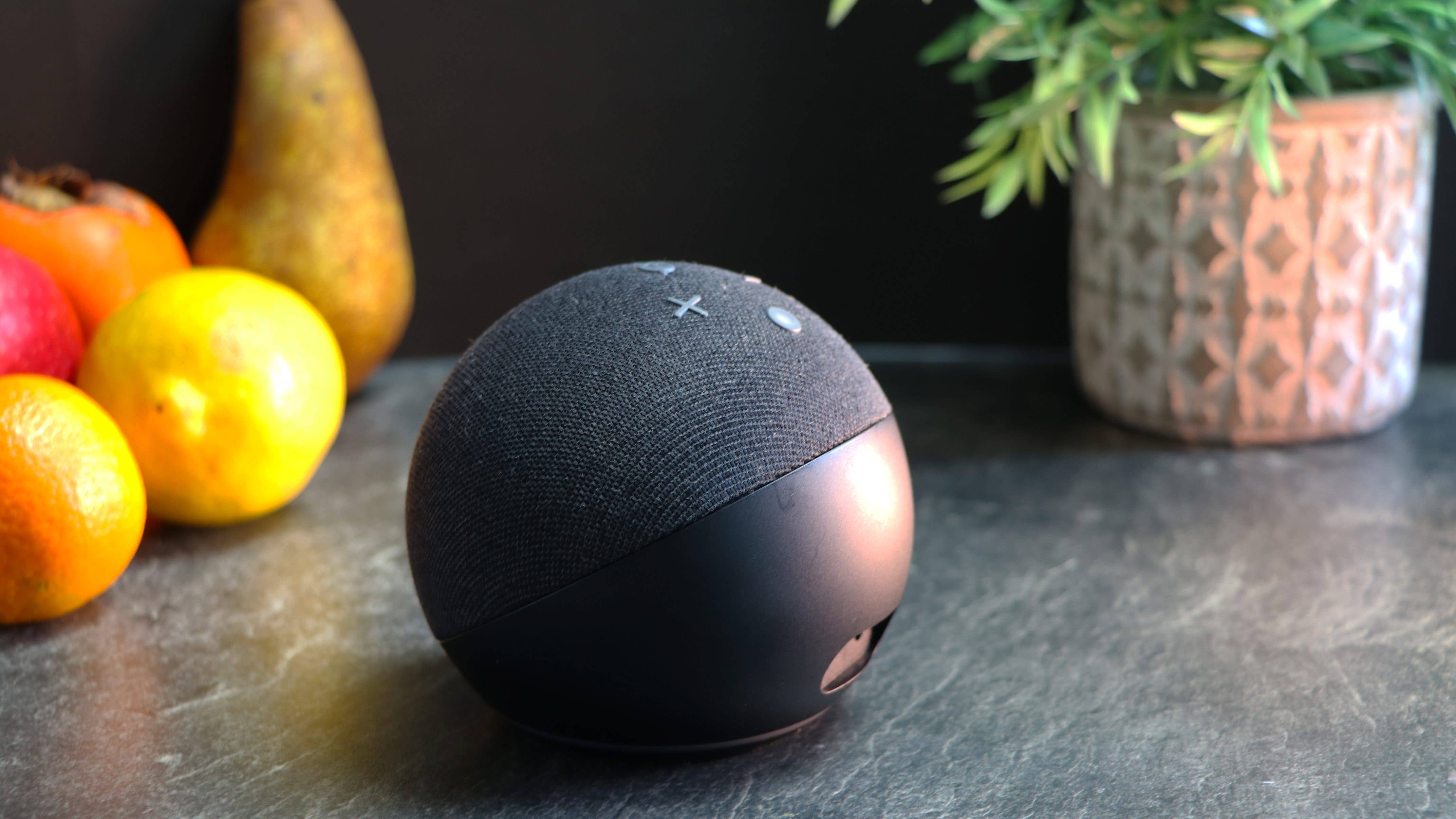 The Amazon Echo Dot (2022) is the ideal gateway to the world of Alexa.