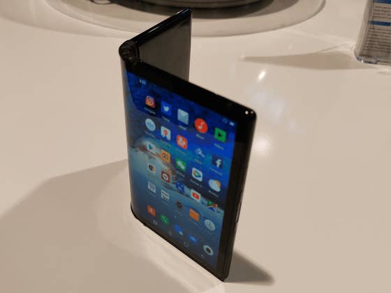 Royole FlexPai hands-on: the world’s first foldable smartphone