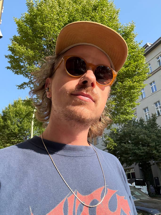 Default mode selfie photo